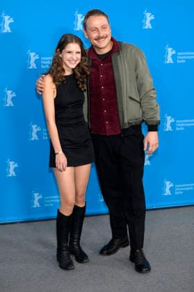 Frida Hornemann und Max Riemelt beim Photocall zum Kinofilm Etwas ganz Besonderes Home Stories auf der Berlinale 2026 76. Internationale Filmfestspiele Berlin im Hotel Grand Hyatt. Berlin, 18.02.2026