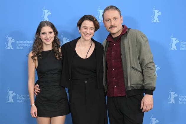 76th Berlin International Film Festival BERLIN, GERMANY - FEBRUARY 18: Frida Hornemann, (L), Max Riemelt (R) and Eva Trobischbasin (C) of Etwas ganz Besonderes (Home Stories) pose for photographers during the 76th Berlinale in Berlin, Germany, on February 18, 2026. Halil Sagirkaya Anadolu Berlin Germany. Editorial use only. Please get in touch for any other usage.  Copyright: x2026xAnadoluxHalilxSagirkayax
