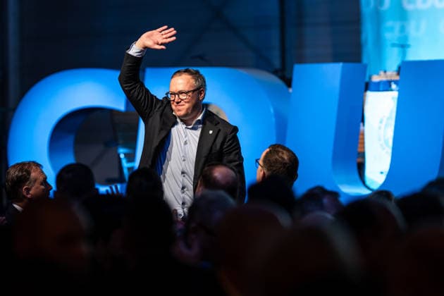 POLITISCHER ASCHERMITTWOCH DER CDU THÜRINGEN 18 02 2026 - Apolda: Der Thüringer Ministerpräsident Mario Voigt (CDU) wird begrüßt. Die Thüringer CDU veranstaltete am 18. Februar 2026 ihren 33. Politischen Aschermittwoch in der Vereinsbrauereihalle in Apolda. _________________ *** POLITICAL ASHER WEDNESDAY OF THE THURINGIAN CDU 18 02 2026 Apolda Thuringian Prime Minister Mario Voigt CDU is welcomed The Thuringian CDU held its 33rd Political Ash Wednesday on February 18, 2026 in the Vereinsbrauereihalle in Apolda