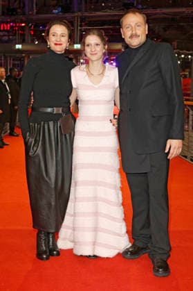 Eva Trobisch, Frida Hornemann und Max Riemelt bei der Premiere des Kinofilms Etwas ganz Besonders Home Stories auf der Berlinale 2026 76. Internationale Filmfestspiele Berlin im Berlinale Palast. Berlin, 18.02.2026