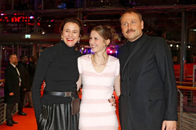 Eva Trobisch, Frida Hornemann und Max Riemelt bei der Premiere des Kinofilms Etwas ganz Besonders Home Stories auf der Berlinale 2026 76. Internationale Filmfestspiele Berlin im Berlinale Palast. Berlin, 18.02.2026