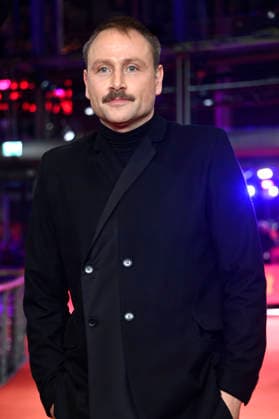 Max Riemelt bei der Premiere des Kinofilms Etwas ganz Besonders Home Stories auf der Berlinale 2026 76. Internationale Filmfestspiele Berlin im Berlinale Palast. Berlin, 18.02.2026