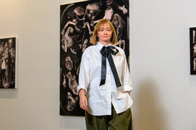 MELBOURNE ART FAIR 2026, Artist Julie Fragar poses for a portrait during Melbourne Art Fair at Melbourne Convention and Exhibition Centre in Melbourne, Victoria, Thursday, February 19, 2026. ( NO ARCHIVING Melbourne Victoria Australia  Copyright: xMichaelxCurriex 20260219195560572745