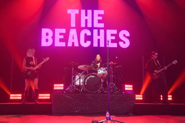 The Beaches Perform at Brixton Academy, London (L-R) - Guitarist Kylie Miller, Drummer Eliza Enman-McDaniel and guitarist Leandra Earl of Canadian rock band The Beaches performs at Brixton Academy, London, England, UK on Wednesday 18 February 2026 as part of their No Hard Feelings Tour., Credit:Justin Ng Avalon UK, England, London, Brixton Academy  Copyright: xJustinxNgx xAvalonx 1076340301