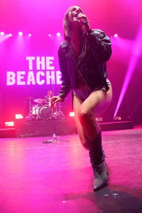 The Beaches Perform at Brixton Academy, London Lead singer Jordan Miller of Canadian rock band The Beaches performs at Brixton Academy, London, England, UK on Wednesday 18 February 2026 as part of their No Hard Feelings Tour., Credit:Justin Ng Avalon UK, England, London, Brixton Academy  Copyright: xJustinxNgx xAvalonx 1076340330