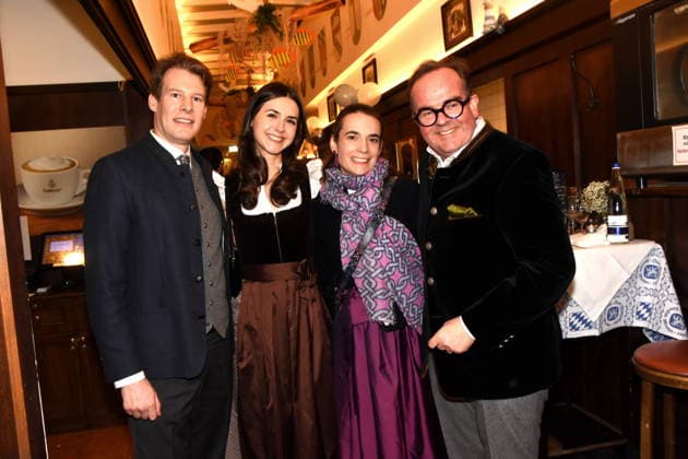 Matthias Reinbold Wirt Antonia Mueller Stefanie Clemens Baumgaertner CSU Buergermeister. Kandidat Muenchen 18.02.2026 Zum Franziskaner Aschermittwoch Fischessen Foto Muenchen