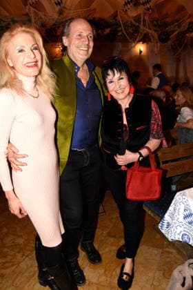 Birgit Muth Moderatorin Manfred Hielscher Juwelier Uschi Ackermann Kaefer Witwe Muenchen 18.02.2026 Zum Franziskaner Aschermittwoch Fischessen Foto Muenchen