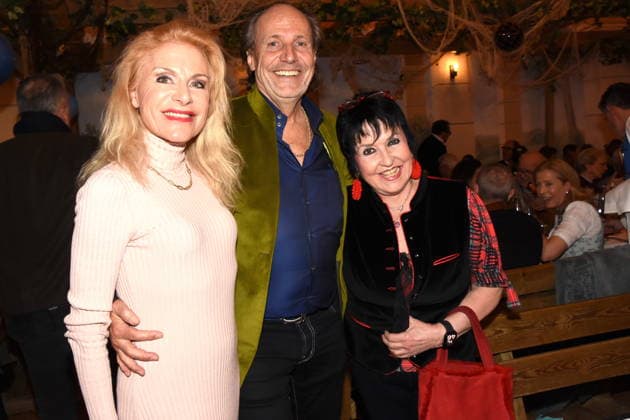 Birgit Muth Moderatorin Manfred Hielscher Juwelier Uschi Ackermann Kaefer Witwe Muenchen 18.02.2026 Zum Franziskaner Aschermittwoch Fischessen Foto Muenchen