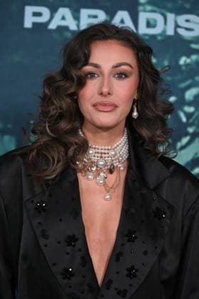 LOS ANGELES, CALIFORNIA FEBRUARY 18 Chloe Veitch at the premiere of Hulus Paradise Season 2 at Paramount Theatre on February 18, 2026 in Los Angeles, California Credit Michael Mattes AdMedia 453232 2026 02 19  Copyright: xAdMediax STAR_453232_172