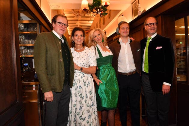 Franz Georg Strauß mit Ehefrau, Max Dietl mit Ehefrau und Sohn Aschermittwoch Fischessen Zur Franziskaner München ( 18. Februar 2026