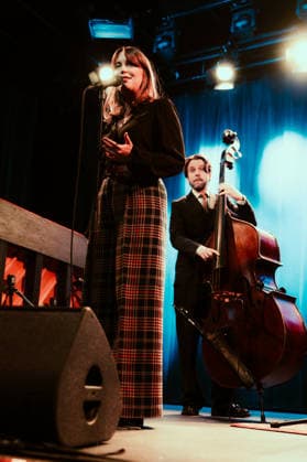 Amanda Ginsburg live in Copenhagen, Denmark Copenhagen, Denmark. 18th, February 2026. The Swedish singer Amanda Ginsburg performs a live concert at Hotel Cecil as part of Vinterjazz 2026 in Copenhagen. Denmark, Copenhagen  Copyright: xGonzalesxPhoto MathiasxKristensenx