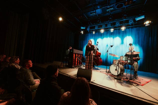 Amanda Ginsburg live in Copenhagen, Denmark Copenhagen, Denmark. 18th, February 2026. The Swedish singer Amanda Ginsburg performs a live concert at Hotel Cecil as part of Vinterjazz 2026 in Copenhagen. Denmark, Copenhagen  Copyright: xGonzalesxPhoto MathiasxKristensenx