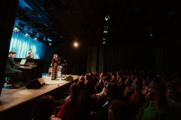Amanda Ginsburg live in Copenhagen, Denmark Copenhagen, Denmark. 18th, February 2026. The Swedish singer Amanda Ginsburg performs a live concert at Hotel Cecil as part of Vinterjazz 2026 in Copenhagen. Denmark, Copenhagen  Copyright: xGonzalesxPhoto MathiasxKristensenx