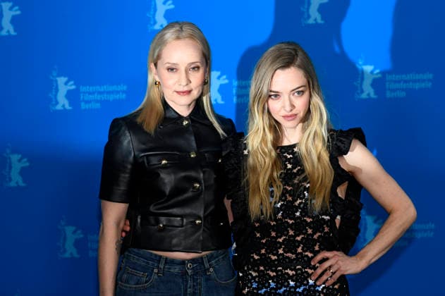 Mona Fastvold und Amanda Seyfried beim Photocall zum Kinofilm The Testament of Ann Lee auf der Berlinale 2026 76. Internationale Filmfestspiele Berlin im Hotel Grand Hyatt. Berlin, 19.02.2026