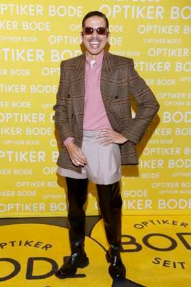 abb Jorge Alexis Gonzalez Madrigal Varona Vila kubanisch-deutscher Choreograf und Model. beim Presse Brunch zum Verkaufsstart der exklusiven Brillen Kollektion von Jorge Gonzalez bei Optiker Bode Filiale in Hamburg am 19.02.2026 HH Deutschland