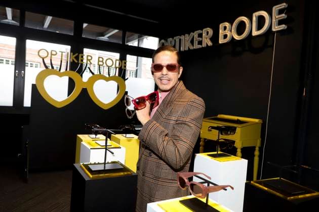 abb Jorge Alexis Gonzalez Madrigal Varona Vila kubanisch-deutscher Choreograf und Model. beim Presse Brunch zum Verkaufsstart der exklusiven Brillen Kollektion von Jorge Gonzalez bei Optiker Bode Filiale in Hamburg am 19.02.2026 HH Deutschland