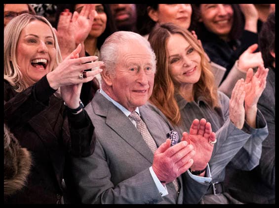 . 19 02 2026. London, United Kingdom. King Charles III with British Fashion Council CEO Laura Weir (left) and Designer Stella McCartney as they applaud at the end of the Tolu Coker show, on the opening day of London Fashion Week , on the day his brother Andrew Mountbatten-Windsor was arrested.  xStephenxLockx xi-Imagesx IIM-26581-0037