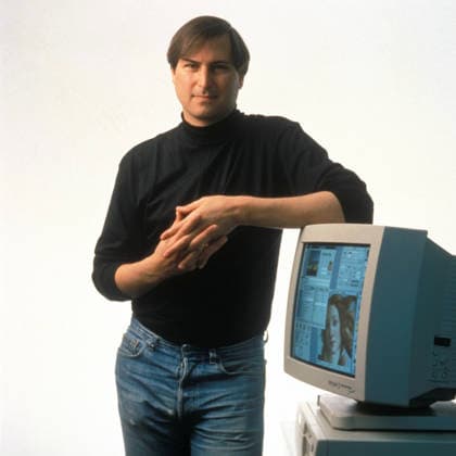 IMAGO History, 250 Jahre USA, Digitales Zeitalter: Entwicklung des Internets und Aufstieg von Silicon Valley CEO Steve Jobs Apr 4, 1994; Los Angeles, California, U.S.; (File Photo) Apple Computer CEO STEVE JOBS. With S. Wozniak, Jobs co-founded Apple Computer Corporation and became a multimillionaire before the age of 30. Subsequently started the NeXT Corporation to provide an educational system at a reasonable price, but found that software was a better seller than hardware. Copyright: xRobertxHolmgrenx