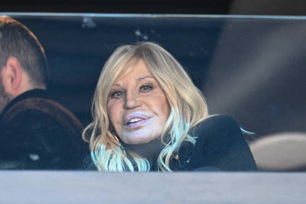Winter Olympics - Donatella Versace At Ice Hockey Arena Italian fashion designer Donatella Francesca Versace is seen in the stands during the Women s Gold Medal match between the United States and Canada on day 13 of the Milano Cortina 2026 Winter Olympic games at Milano Santagiulia Ice Hockey Arena on February 19, 2026 in Milan, Italy. Photo by JMP ABACAPRESS.COM Milan Italy  Copyright: xJMP ABACAx