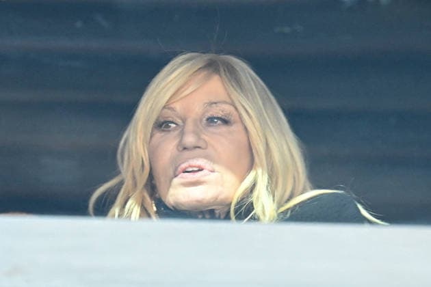 Winter Olympics - Donatella Versace At Ice Hockey Arena Italian fashion designer Donatella Francesca Versace is seen in the stands during the Women s Gold Medal match between the United States and Canada on day 13 of the Milano Cortina 2026 Winter Olympic games at Milano Santagiulia Ice Hockey Arena on February 19, 2026 in Milan, Italy. Photo by JMP ABACAPRESS.COM Milan Italy  Copyright: xJMP ABACAx