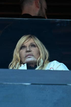 Winter Olympics - Donatella Versace At Ice Hockey Arena Italian fashion designer Donatella Francesca Versace is seen in the stands during the Women s Gold Medal match between the United States and Canada on day 13 of the Milano Cortina 2026 Winter Olympic games at Milano Santagiulia Ice Hockey Arena on February 19, 2026 in Milan, Italy. Photo by JMP ABACAPRESS.COM Milan Italy  Copyright: xJMP ABACAx
