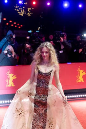 The Testament of Ann Lee , Premiere auf der Berlinale, Berlin, 19.02.2026 Amanda Seyfried auf dem Roten Teppich bei der Premiere des Films The Testament Of Ann Lee zur Berlinale im Berliner Theater am Potsdamer Platz am 19.02.2026. Die 76. Internationalen Filmfestspiele Berlin finden vom 12. bis 22. Februar 2026 statt., Berlin Theater am Potsdamer Platz Copyright: xJensxFinkex