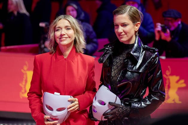 The Testament of Ann Lee , Premiere auf der Berlinale, Berlin, 19.02.2026 Tina Ruland und Isabell Horn auf dem Roten Teppich bei der Premiere des Films The Testament Of Ann Lee zur Berlinale im Berliner Theater am Potsdamer Platz am 19.02.2026. Die 76. Internationalen Filmfestspiele Berlin finden vom 12. bis 22. Februar 2026 statt., Germany. Berlin Theater am Potsdamer Platz Copyright: xJensxFinkex