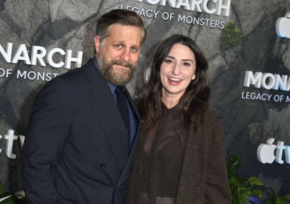 ˜Monarch: Legacy of Monsters™ Season 2 World Premiere Joe Tippett and Sara Bareilles arriving at Apple TV™s Monarch: Legacy of Monsters™ season 2 world premiere held at the TCL Chinese Theatre on February 19, 2026 in Hollywood, Ca. Hollywood TCL Chinese Theatre California USA Copyright: xLeexWatt AFF-USA.COMx