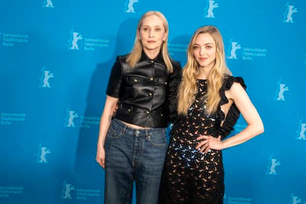 abb Mona Fastvold und Amanda Michelle Seyfried US-amerikanische Schauspielerin und Saengerin beim Photocall zum Kinofilm Teh Testament of Ann Lee auf der Berlinale 2026 76.Internationale Filmfestspiele Berlin im Hotel Grand Hyatt in Berlin am 19.02.2026 Berlin Deutschland