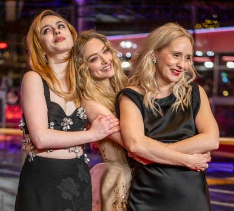 abb Viola Prettejohn Amanda Seyfried and Mona Fastvold auf dem roten Teppich bei der Film Premiere The Testament of Ann Leeauf der Berlinale 76. Internationale Filmfestspiele im Berlinale Palast am Donnerstag 19.Februar 2026 in Berlin Berlin Deutschland *** abb Viola Prettejohn Amanda Seyfried and Mona Fastvold on the red carpet at the film premiere The Testament of Ann Leeat the Berlinale 76 International Film Festival at Berlinale Palast on Thursday February 19, 2026 in Berlin Berlin Germany