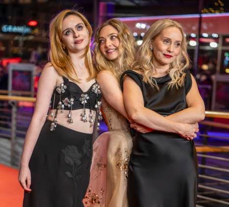 abb Viola Prettejohn Amanda Seyfried and Mona Fastvold auf dem roten Teppich bei der Film Premiere The Testament of Ann Leeauf der Berlinale 76. Internationale Filmfestspiele im Berlinale Palast am Donnerstag 19.Februar 2026 in Berlin Berlin Deutschland