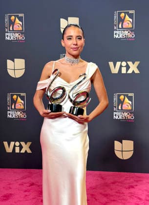 Mexican singer Majo Aguilar poses with her warads at tthe red carpet of Lo Nuestro Awards (focus in the Latin music) gala held in Miami, Florida, USA on 19 February 2026. Red carpet of Lo Nuestro Awards (focus in the Latin music) gala !ACHTUNG: NUR REDAKTIONELLE NUTZUNG!  Copyright: xAliciaxCivitax USA8612 20260220-55019458878_1