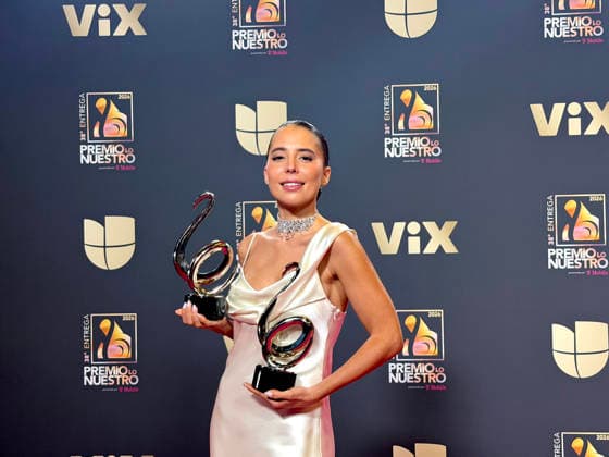 Mexican singer Majo Aguilar poses with her warads at tthe red carpet of Lo Nuestro Awards (focus in the Latin music) gala held in Miami, Florida, USA on 19 February 2026. Red carpet of Lo Nuestro Awards (focus in the Latin music) gala !ACHTUNG: NUR REDAKTIONELLE NUTZUNG!  Copyright: xAliciaxCivitax USA8613 20260220-55019458876_1