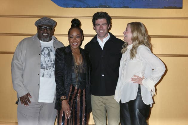USA - The Neighborhood Series Wrap Party - Studio City LOS ANGELES - FEB 19: Cedric the Entertainer, Tichina Arnold, Max Greenfield, Beth Behrs at The Neighborhood Series Wrap Party at the Radford Studios on February 19, 2026 in Studio City, CA Studio City CA USA  Copyright: xKathyxHutchinsx xHutchinsxPhotox