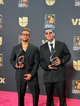 Colombian producer Ovy On The Drums (L) and his countryman and singer Blessed (R) pose with their awards at the red carpet of Lo Nuestro Awards (focus in the Latin music) gala held in Miami, Florida, USA on 19 February 2026. Red carpet of Lo Nuestro Awards (focus in the Latin music) gala !ACHTUNG: NUR REDAKTIONELLE NUTZUNG!  Copyright: xAliciaxCivitax USA8592 20260220-55019458938_1