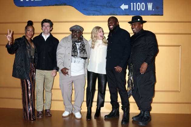 USA - The Neighborhood Series Wrap Party - Studio City LOS ANGELES - FEB 19: Tichina Arnold, Max Greenfield, Cedric the Entertainer, Beth Behrs, Sheaun McKinney, Marcel Spears at The Neighborhood Series Wrap Party at the Radford Studios on February 19, 2026 in Studio City, CA Studio City CA USA  Copyright: xKathyxHutchinsx xHutchinsxPhotox