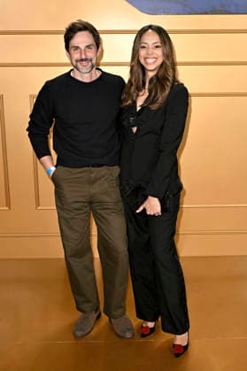 Andrew J. West mit Ehefrau Amber Stevens West bei der Staffel Finale Party zur CBS Serie The Neighborhood im Radford Studio Center. Los Angeles, 19.02.2026