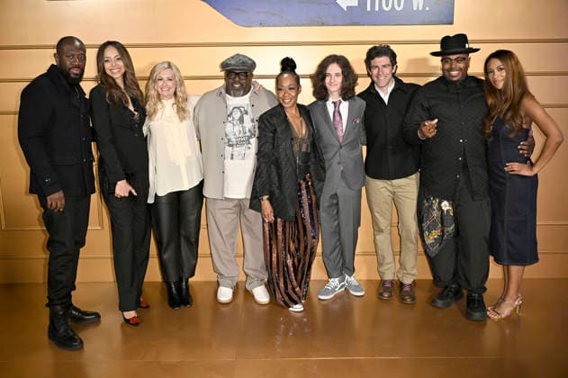 Sheaun McKinney, Amber Stevens, Beth Behrs, Cedric the Entertainer, Tichina Arnold, Hank Greenspan, Max Greenfield, Marcel Spears und Skye Townsend bei der Staffel Finale Party zur CBS Serie The Neighborhood im Radford Studio Center. Los Angeles, 19.02.2026