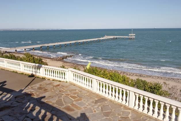Burgas, Bulgarien, 25. September 2020 Das Wahrzeichen von Burgas Pier, der Meeresgarten in der Nähe des Hafens von Burgas an der Schwarzmeerküste Bulgariens Burgas, Bulgaria, September 25th 2020 The iconic landmark of Burgas Pier, the Sea Garden near the Port of Burgas on the Black Sea coast of Bulgaria Copyright: imageBROKER johnxwreford ibljwr16727016.jpg