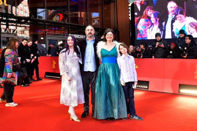 Banker White mit Ehefrau Anna Fitch, Tochter Dylan und Sohn Dylan bei der Premiere des Dokumentarfilms Yo - Love Is a Rebellious Bird auf der Berlinale 2026 76. Internationale Filmfestspiele Berlin im Berlinale Palast. Berlin, 20.02.2026