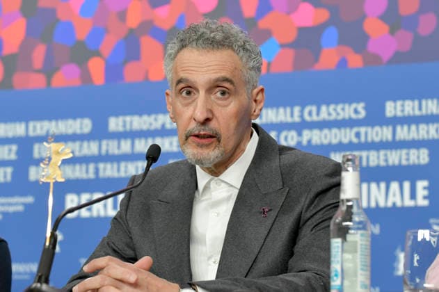 John Turturro bei der Pressekonferenz zum Kinofilm The Only Living Pickpocket in New York auf der Berlinale 2026 76. Internationale Filmfestspiele Berlin im Hotel Grand Hyatt. Berlin, 20.02.2026