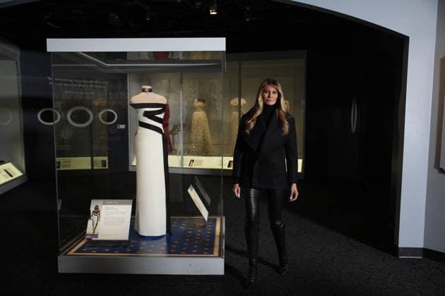 Melania Trump presents her Inaugural Gown - Washington US First Lady Melania Trump presents her 2025 inaugural gown to the Smithsonian First Ladies Collection at the National Museum of American History in Washington on February 20, 2026. The gown, designed by French American fashion and costume designer Herve Pierre, was worn by the First Lady during the 2025 inaugural balls. Photo by Yuri Gripas ABACAPRESS.COM Washington DC United States  Copyright: xGripasxYuri ABACAx