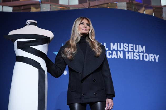 Melania Trump presents her Inaugural Gown - Washington US First Lady Melania Trump presents her 2025 inaugural gown to the Smithsonian First Ladies Collection at the National Museum of American History in Washington on February 20, 2026. The gown, designed by French American fashion and costume designer Herve Pierre, was worn by the First Lady during the 2025 inaugural balls. Photo by Yuri Gripas ABACAPRESS.COM Washington DC United States  Copyright: xGripasxYuri ABACAx