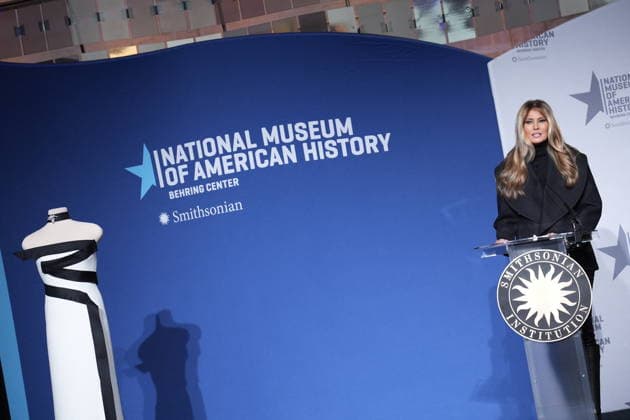 Melania Trump presents her Inaugural Gown - Washington US First Lady Melania Trump presents her 2025 inaugural gown to the Smithsonian First Ladies Collection at the National Museum of American History in Washington on February 20, 2026. The gown, designed by French American fashion and costume designer Herve Pierre, was worn by the First Lady during the 2025 inaugural balls. Photo by Yuri Gripas ABACAPRESS.COM Washington DC United States  Copyright: xGripasxYuri ABACAx