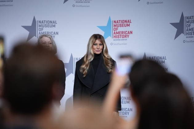 Melania Trump presents her Inaugural Gown - Washington US First Lady Melania Trump presents her 2025 inaugural gown to the Smithsonian First Ladies Collection at the National Museum of American History in Washington on February 20, 2026. The gown, designed by French American fashion and costume designer Herve Pierre, was worn by the First Lady during the 2025 inaugural balls. Photo by Yuri Gripas ABACAPRESS.COM Washington DC United States  Copyright: xGripasxYuri ABACAx