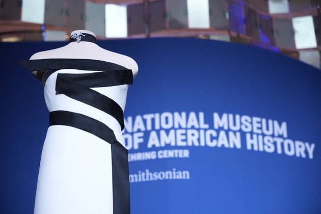 Melania Trump presents her Inaugural Gown - Washington US First Lady Melania Trump presents her 2025 inaugural gown to the Smithsonian First Ladies Collection at the National Museum of American History in Washington on February 20, 2026. The gown, designed by French American fashion and costume designer Herve Pierre, was worn by the First Lady during the 2025 inaugural balls. Photo by Yuri Gripas ABACAPRESS.COM Washington DC United States  Copyright: xGripasxYuri ABACAx
