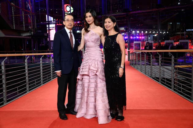 Gemma Chan mit Gästen bei der Premiere des Kinofilms Josephine auf der Berlinale 2026 76. Internationale Filmfestspiele Berlin im Berlinale Palast. Berlin, 20.02.2026