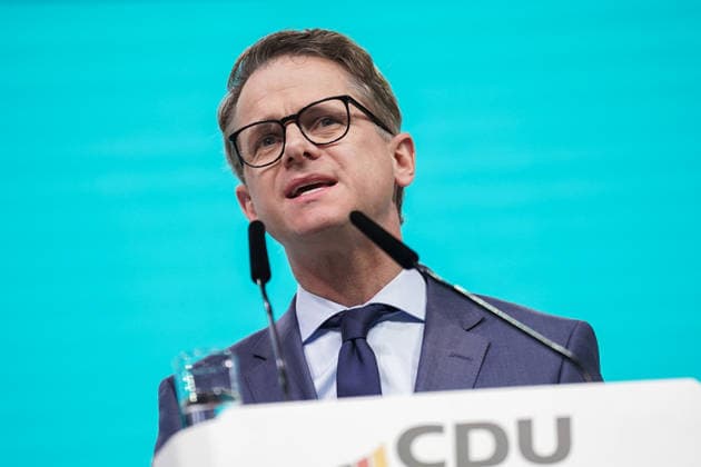 Europa, Deutschland, Baden-Württemberg: 38. Bundesparteitag der CDU Deutschlands in der Messe Stuttgart am 20.02.2026; Generalsekretär der CDU Deutschlands Carsten Linnemann hält eine Rede *** Europe, Germany, Baden Württemberg 38 Federal Party Congress of the CDU Germany at Messe Stuttgart on 20 02 2026 Secretary General of the CDU Germany Carsten Linnemann delivers a speech Copyright: xLUKAxKOLANOVICx