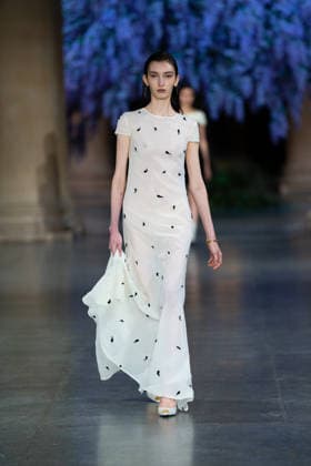 February 20, 2026, London, United Kingdom: A model walks the runway at the Mithridate show during London Fashion Week February 2026 at the Tate Britain London United Kingdom - ZUMAs197 20260220_aaa_s197_276 Copyright: xLounisxTiarx