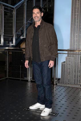 February 20, 2026, New York, Ny, United States: Tom Ellis visits the Empire State Building to celebrate the Premiere of CBSÃ¢â‚¬â ¢ New Series CIA. Held at Empire State Building in New York. Zuma Press February 20, 2026 New York United States  - ZUMAp281 20260220_zea_p281_068 Copyright: xPhotoxImagexPressx